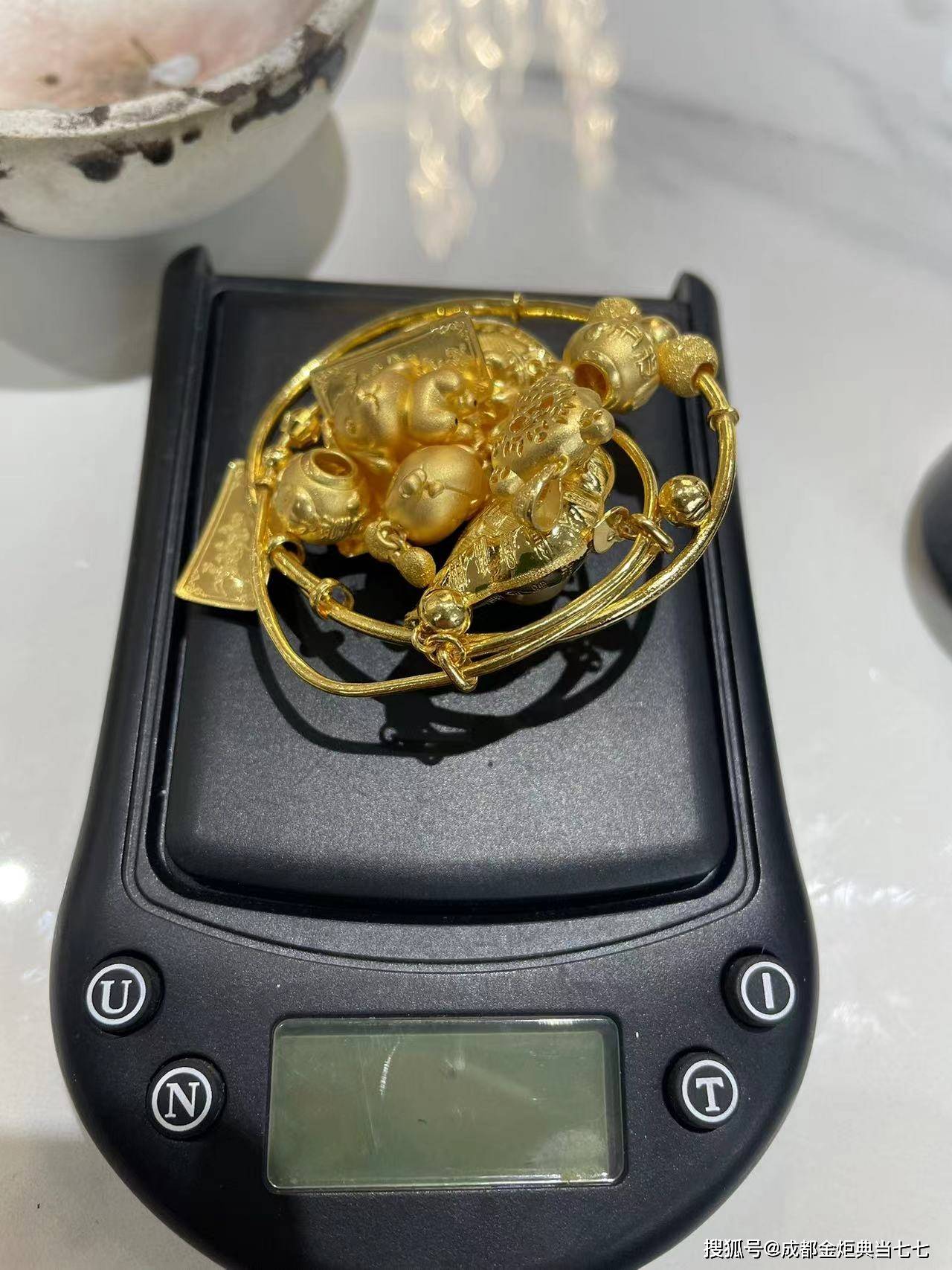 详细阅读:舟山最新24小时上门回收金价方法分析(最方便真实的舟山24小时上门回收黄金方法) 舟山最新24小时上门回收金价方法分析(最方便真实的舟山24小时上门回收黄金方法)